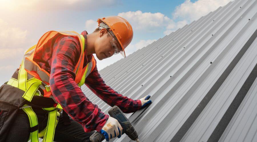 Professional residential roofers in Manhattan, KS